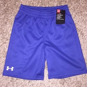 NWT Under Armour Youth size 6 shorts!